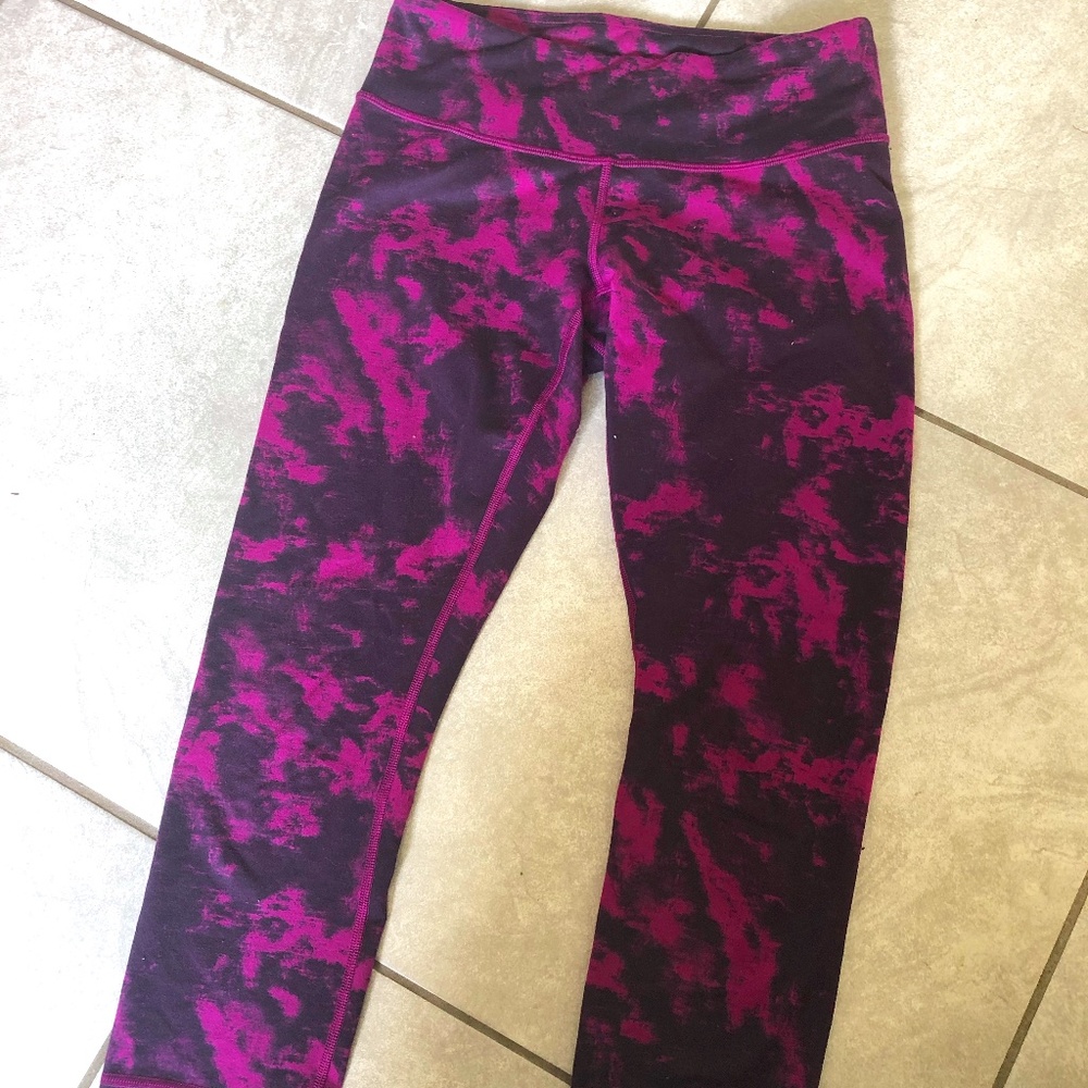 Lululemon Wunder Under Crop - Size 6